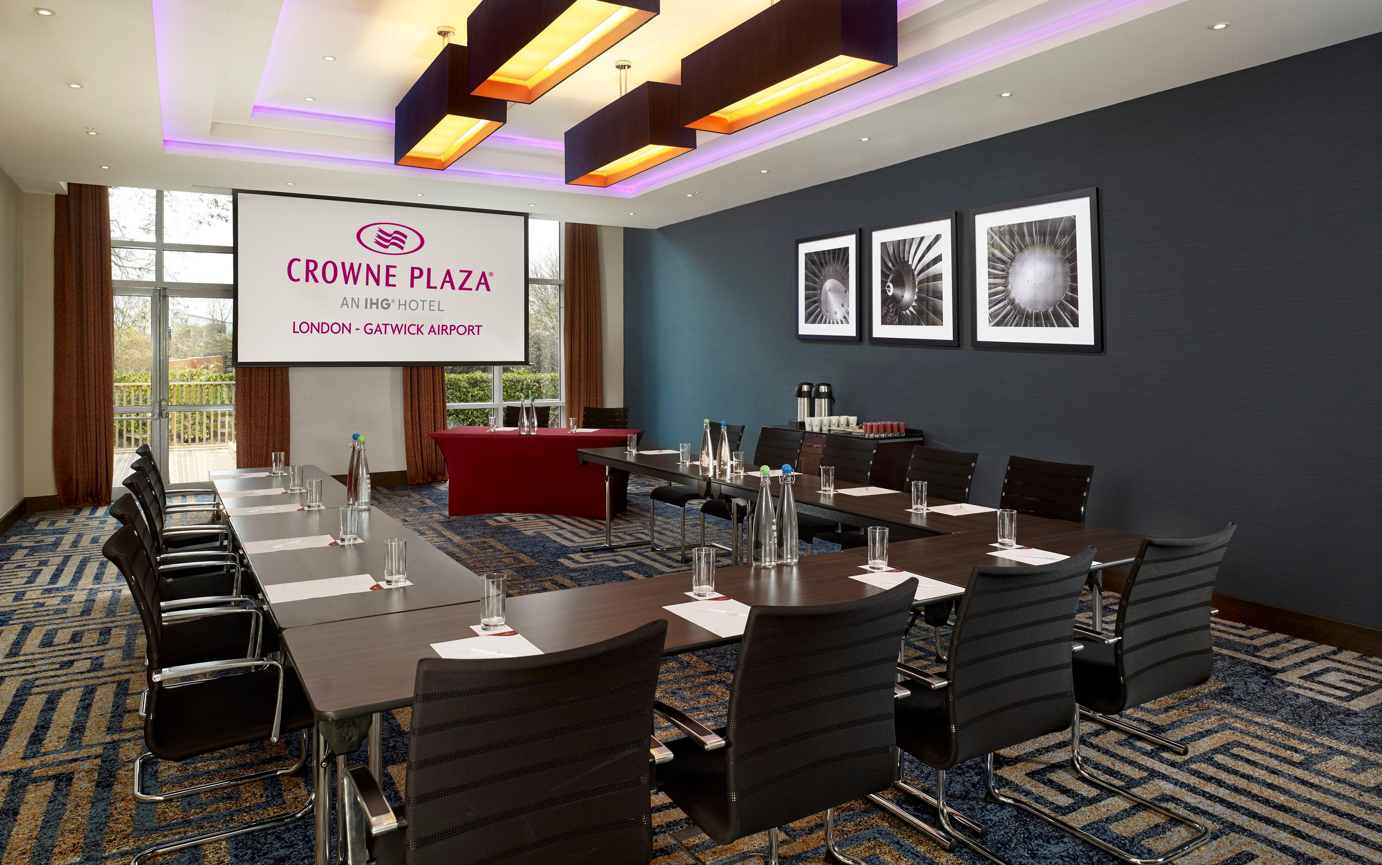 Hotel Crowne Plaza London - Gatwick Airport By Ihg Crawley  Exterior foto