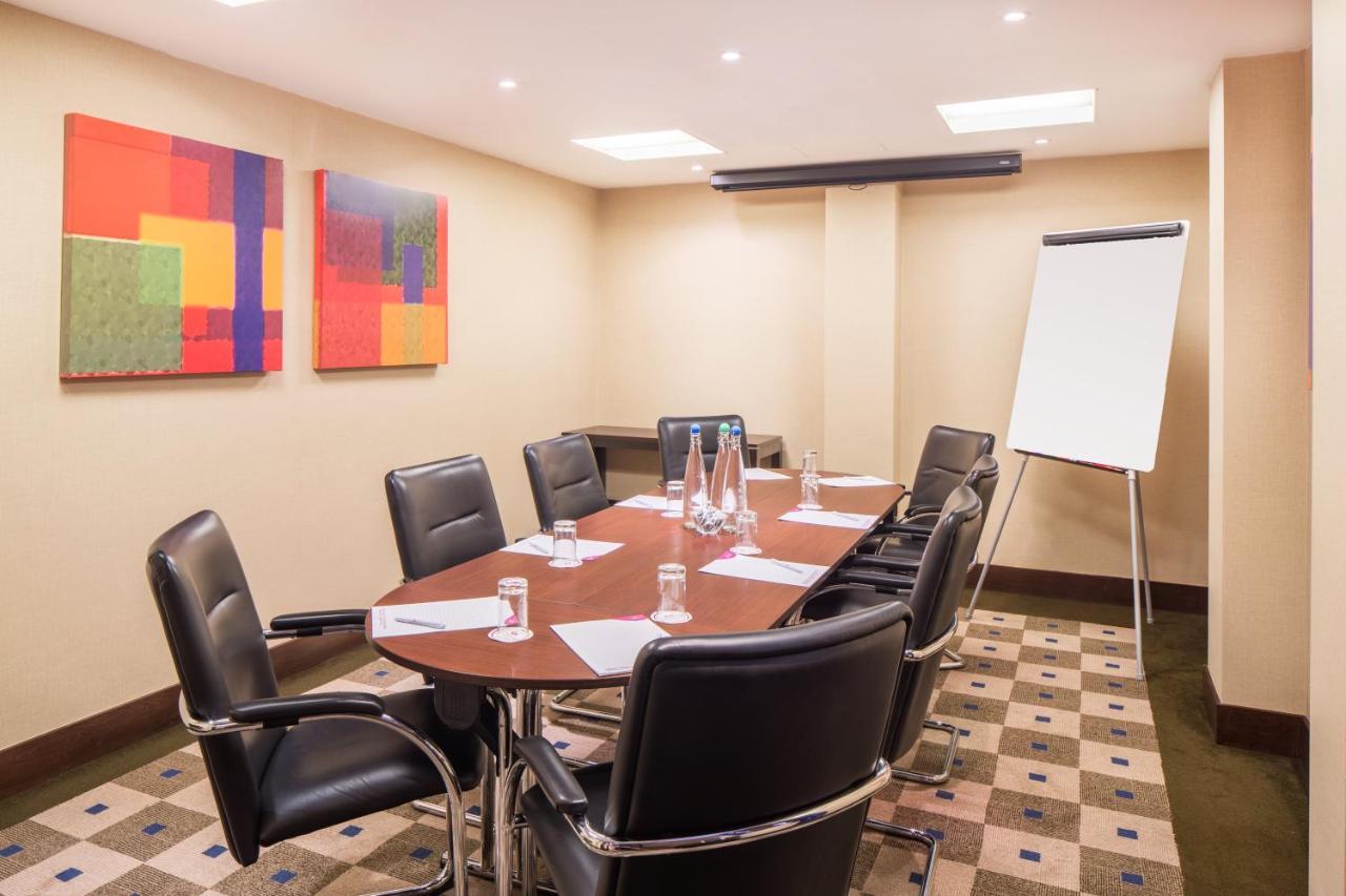 Hotel Crowne Plaza London - Gatwick Airport By Ihg Crawley  Exterior foto
