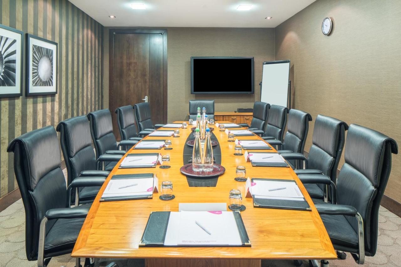 Hotel Crowne Plaza London - Gatwick Airport By Ihg Crawley  Exterior foto