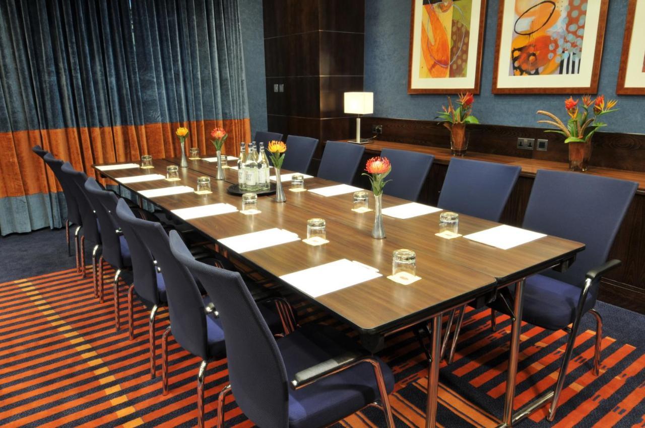 Hotel Crowne Plaza London - Gatwick Airport By Ihg Crawley  Exterior foto